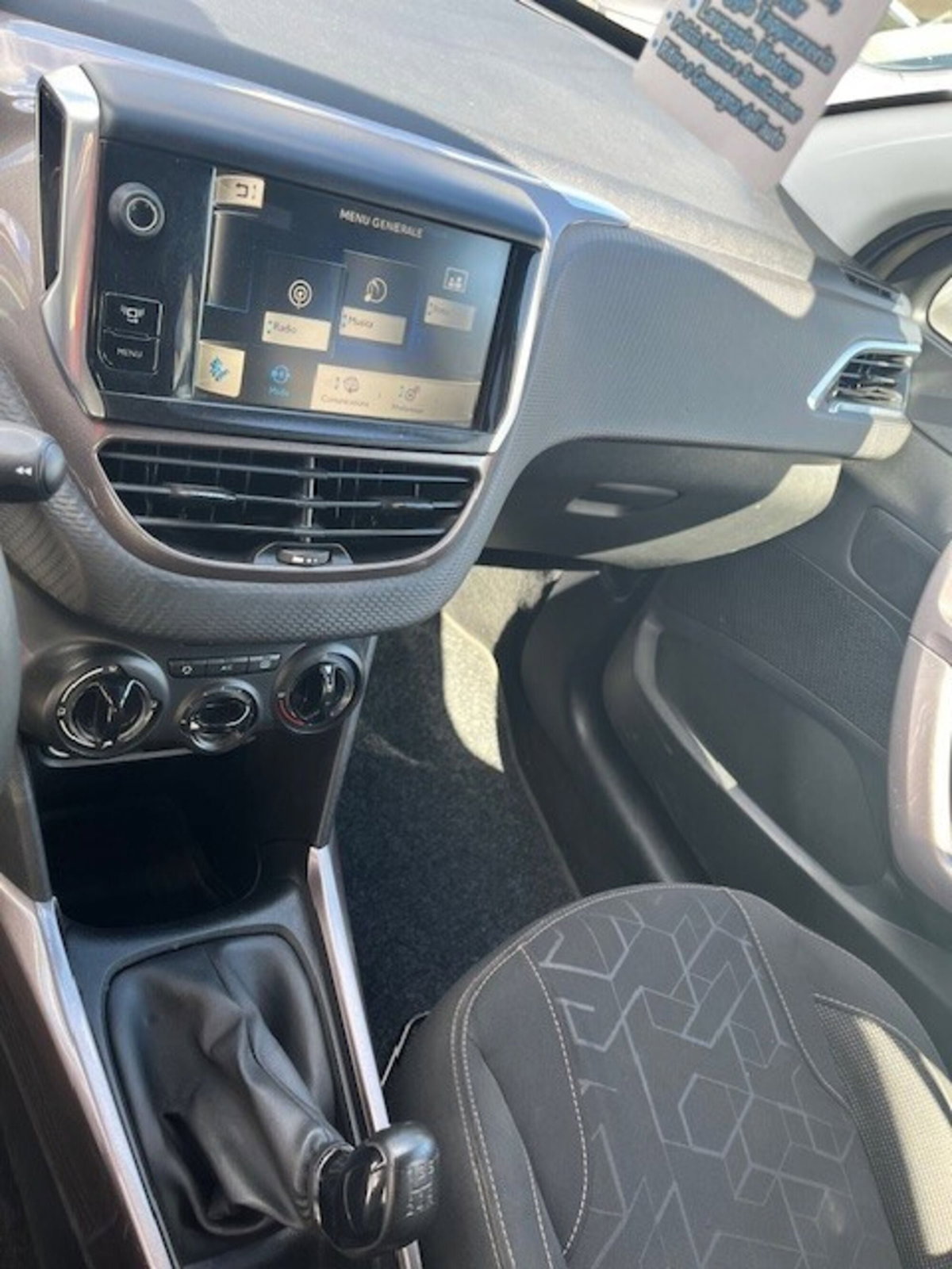 Peugeot 2008 HDi 68CV Active (6)