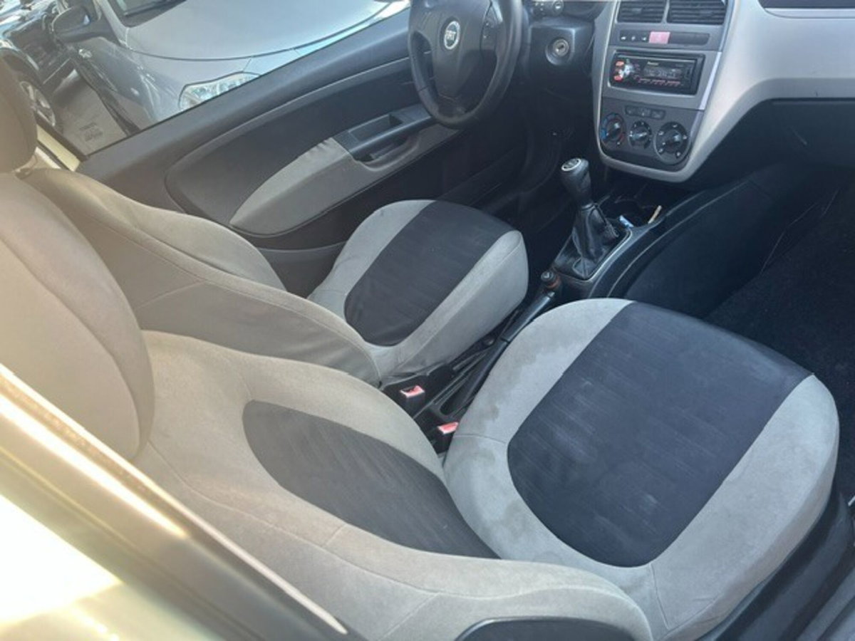Fiat Grande Punto 1.3 MJT 75 CV 3 porte Dynamic (6)