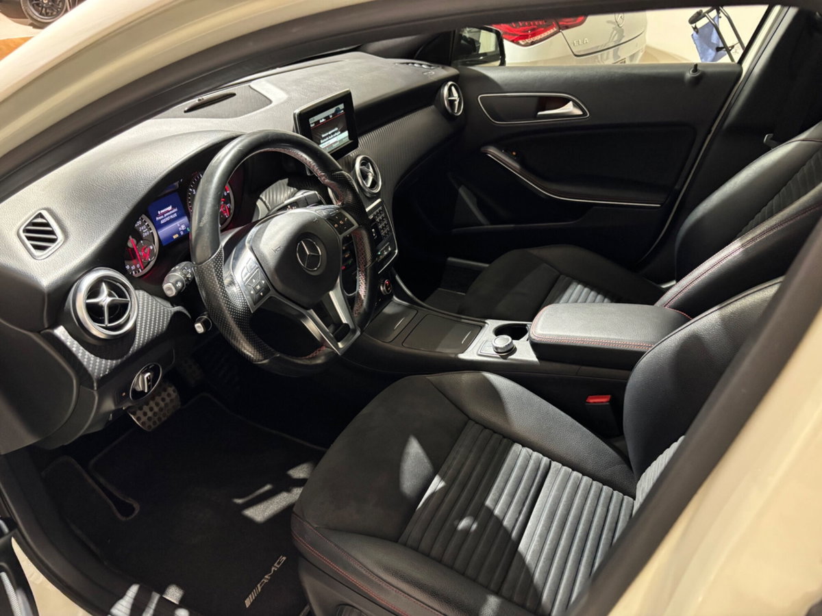 Mercedes-Benz Classe A 220 CDI Automatic 4Matic Premium (14)