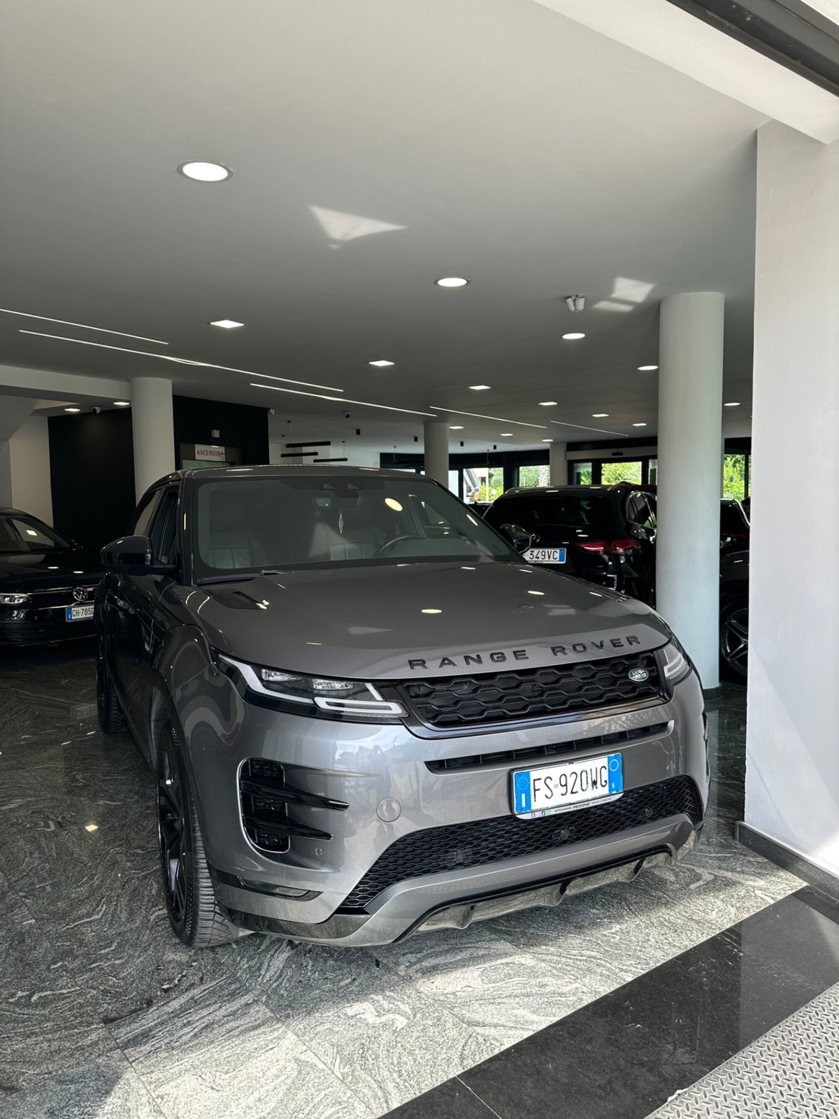 Land Rover Range Rover Evoque 2.0D I4-L.Flw 150 CV AWD Auto R-Dynamic (3)
