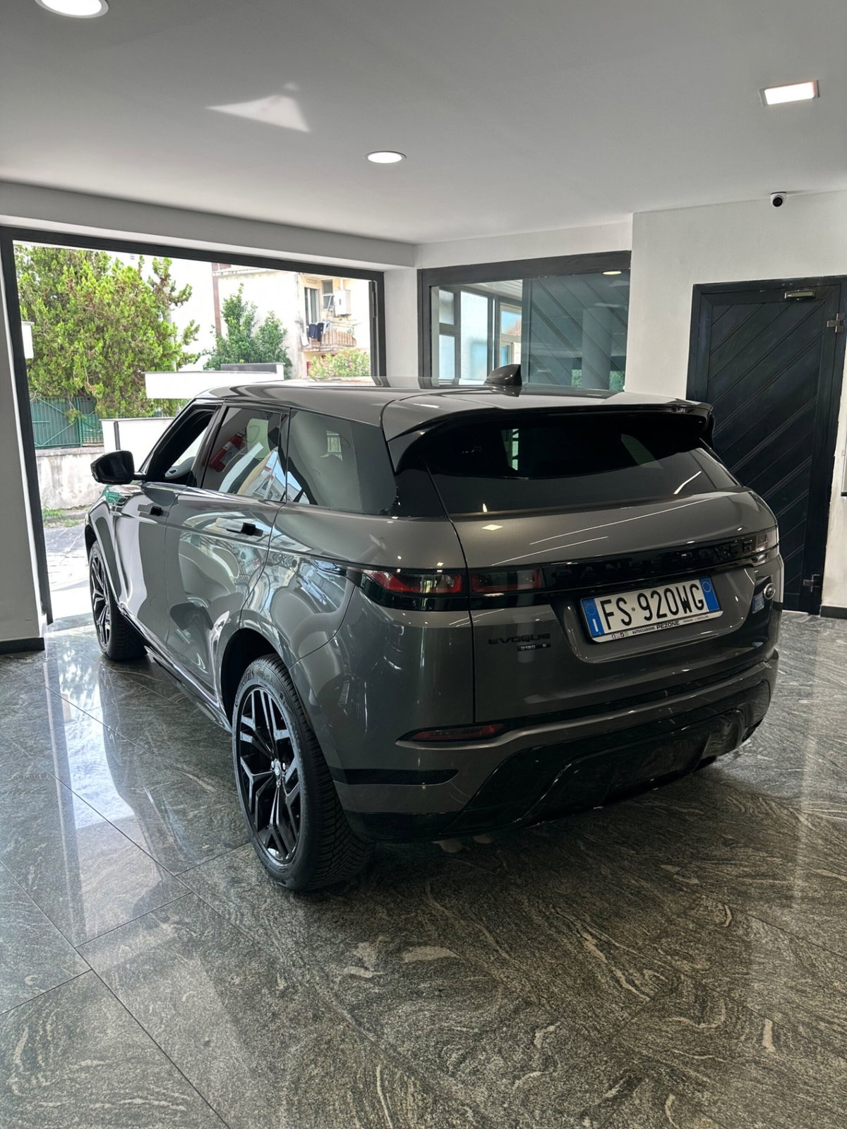Land Rover Range Rover Evoque 2.0D I4-L.Flw 150 CV AWD Auto R-Dynamic (6)