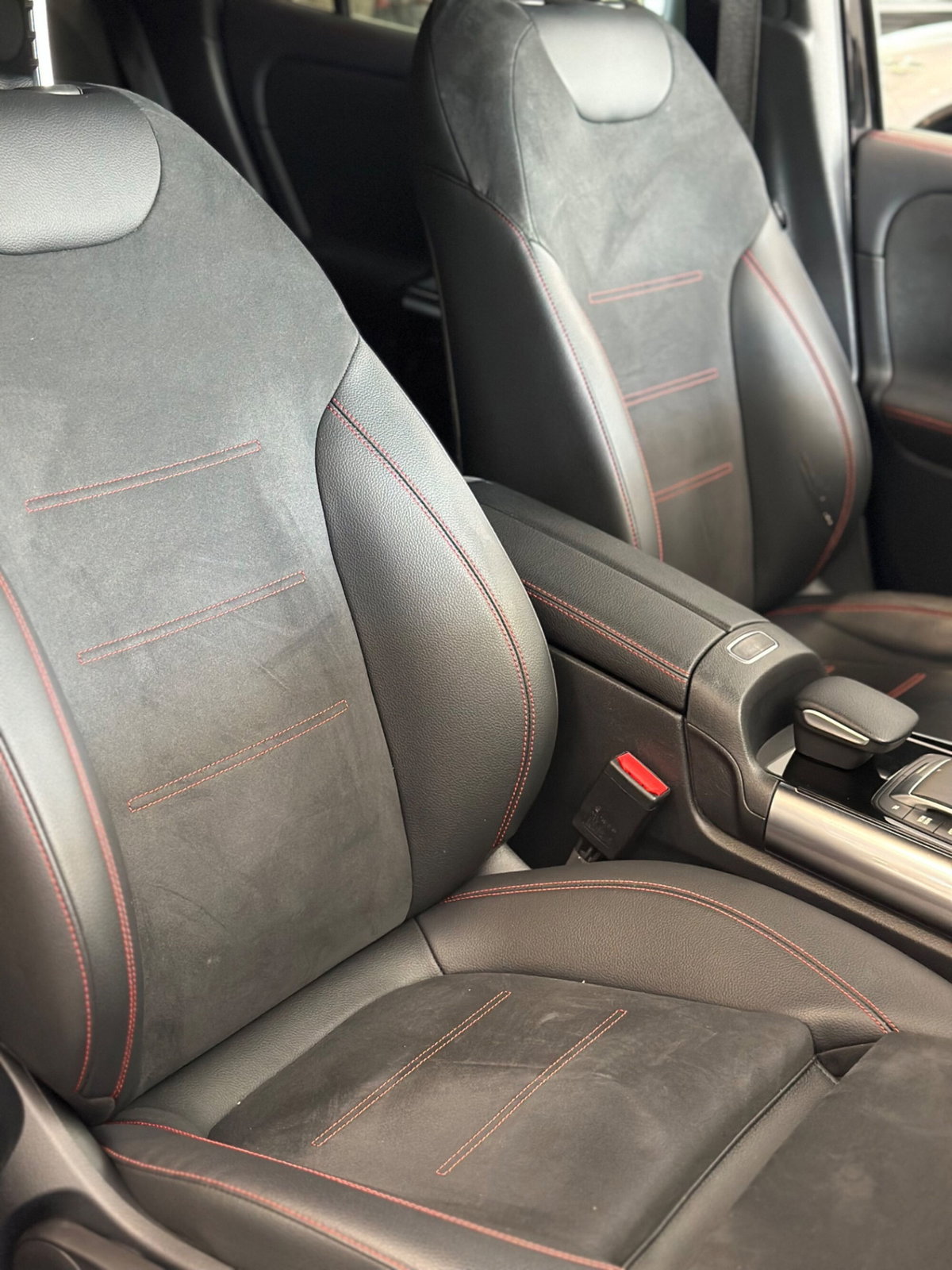 Mercedes-Benz GLA SUV 200 d Automatic Premium (12)