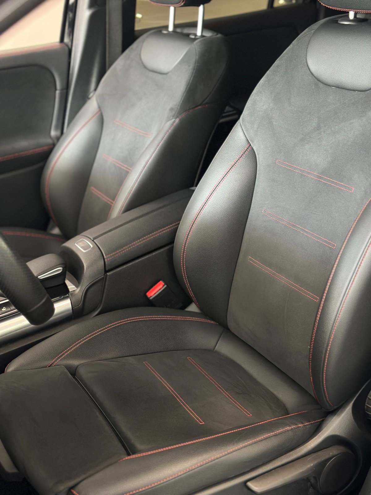 Mercedes-Benz GLA SUV 200 d Automatic Premium (8)