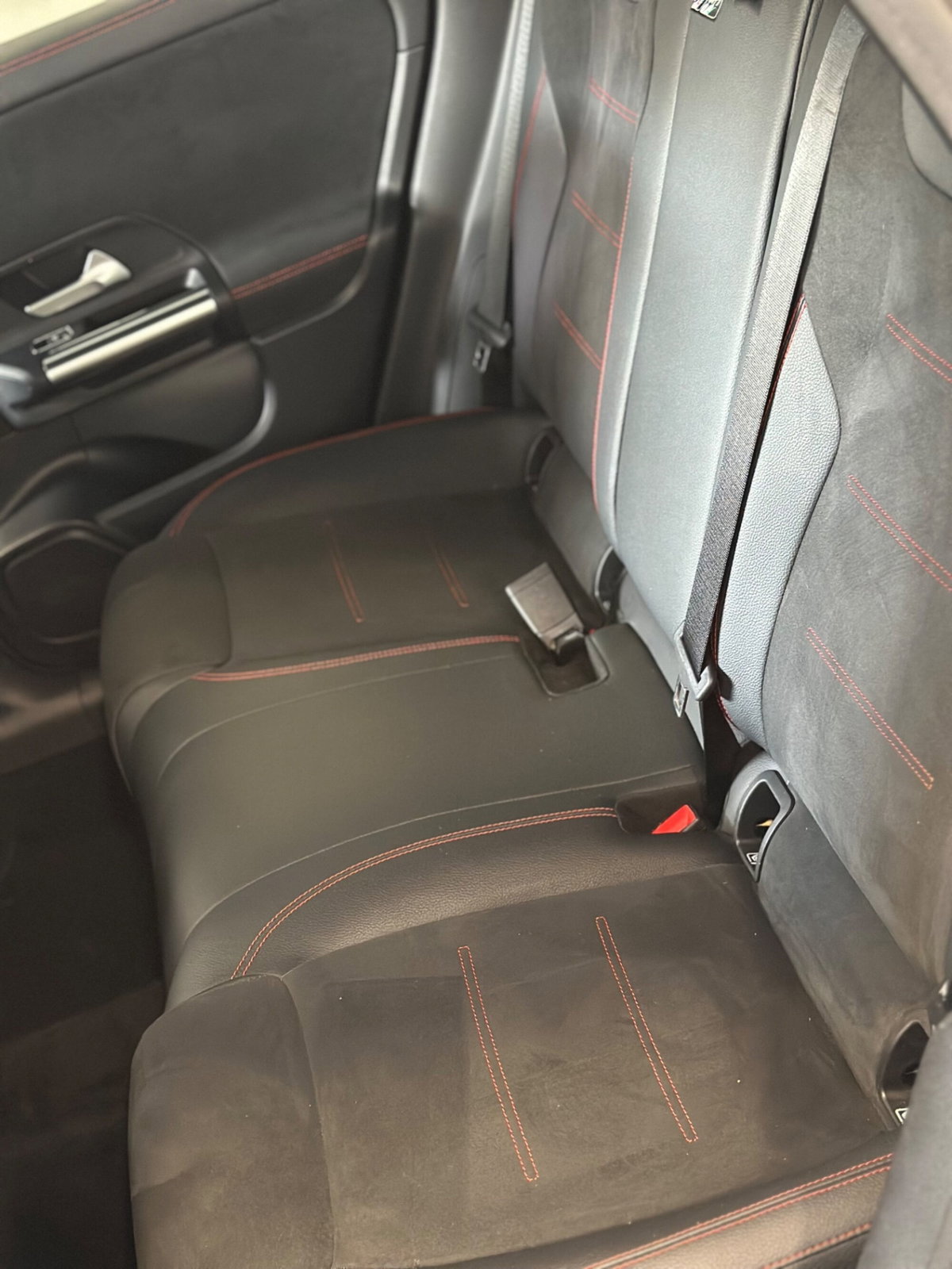 Mercedes-Benz GLA SUV 200 d Automatic Premium (9)
