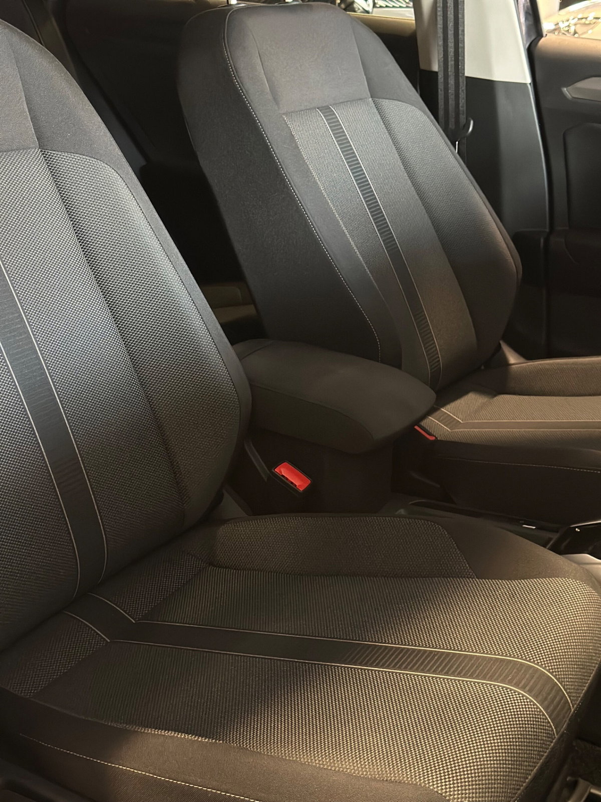 Volkswagen T-Roc 2.0 tdi Edition 115cv (12)