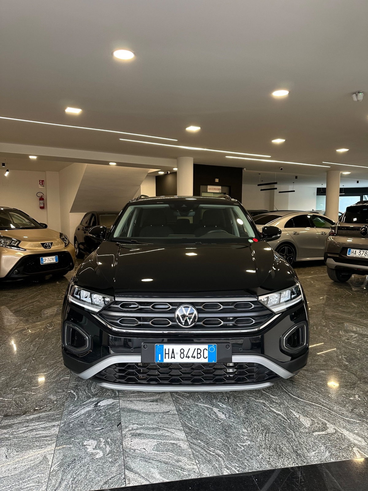 Volkswagen T-Roc 2.0 tdi Edition 115cv (2)