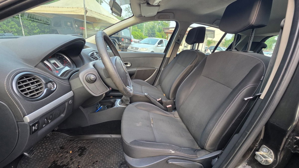 Renault Clio 1.2 16V 5 porte GPL Dynamique (7)