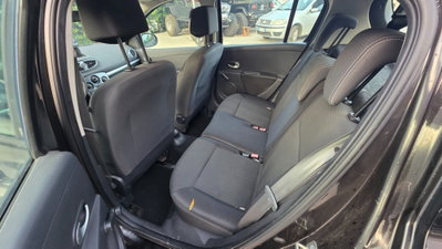 Renault Clio 1.2 16V 5 porte GPL Dynamique (8)