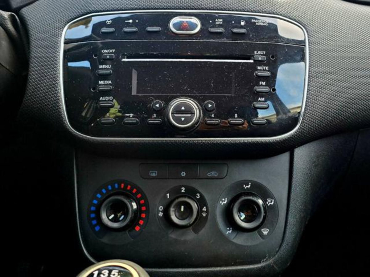 Fiat Punto 1.4 8V 5 porte Easypower Lounge (17)