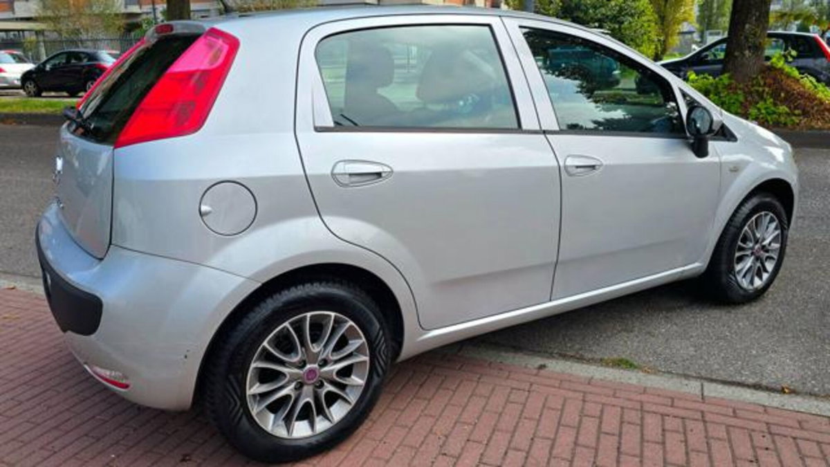 Fiat Punto 1.4 8V 5 porte Easypower Lounge (8)
