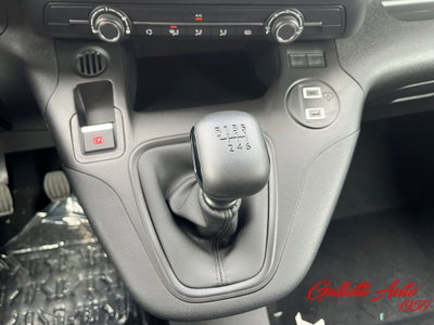 Fiat Doblò Furgone van d.cab XL 1.5 diesel 130cv auto (16)