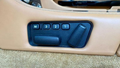 Aston Martin V8 Vantage Coupé V8 Vantage S Coupé Sportshift (15)