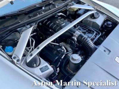Aston Martin V8 Vantage Coupé V8 Vantage S Coupé Sportshift (9)