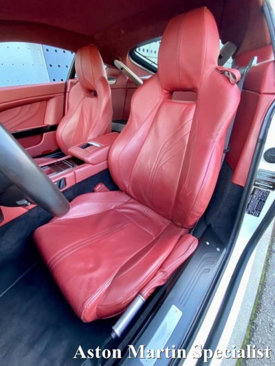 Aston Martin V8 Vantage Coupé V8 Vantage S Coupé Sportshift (13)