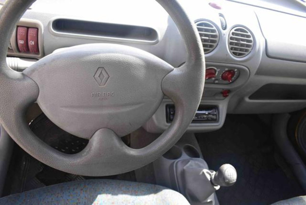 Renault Twingo 1.2i cat Expression (11)