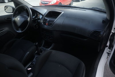 Peugeot 206 HDi 70CV 3p. XAD Van FAP (3)