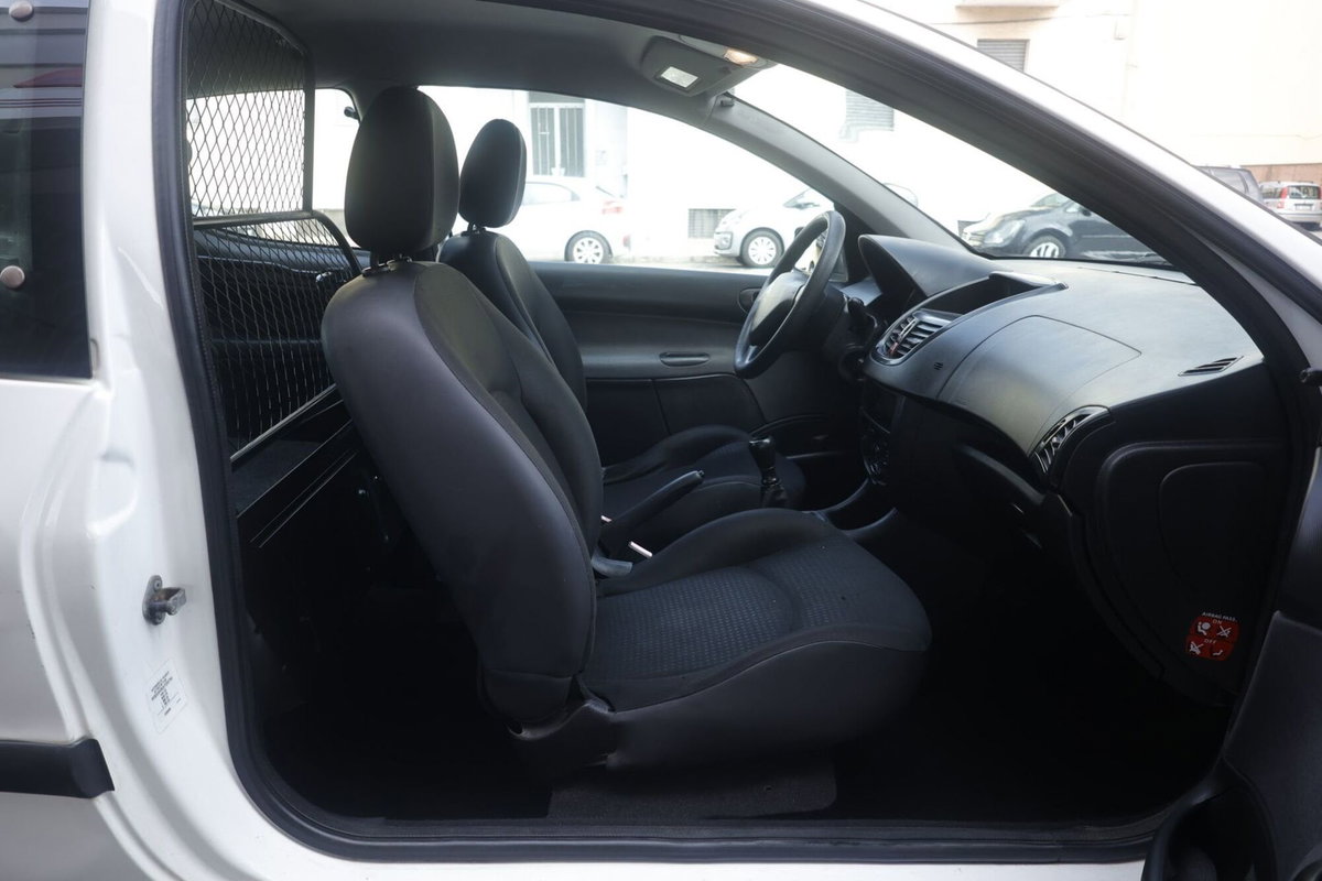 Peugeot 206 HDi 70CV 3p. XAD Van FAP (6)
