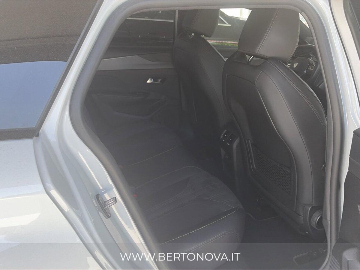 Peugeot 308 SW 1.6 hybrid phev GT 225cv e-eat8 (4)