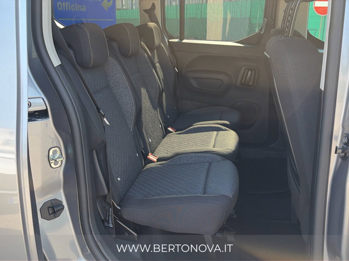 Peugeot Rifter Long 1.5 bluehdi Allure 130cv eat8 (9)