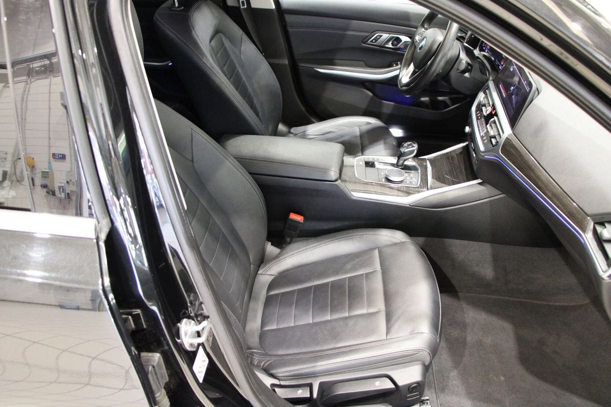 BMW Serie 3 320d Luxury (12)