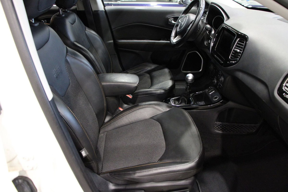 Jeep Compass 1.6 Multijet II 2WD Business (12)