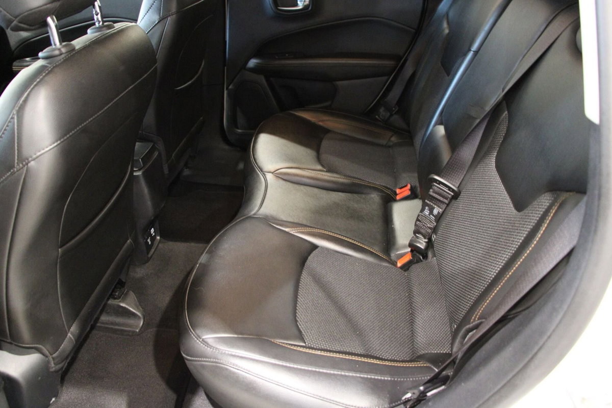 Jeep Compass 1.6 Multijet II 2WD Business (13)