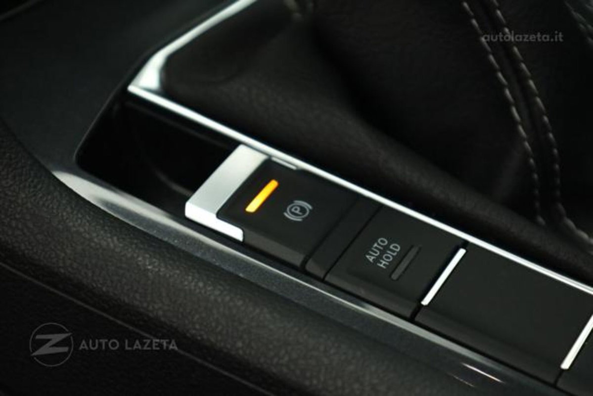 Volkswagen Tiguan 2.0 TDI 150 CV SCR DSG 4MOTION R-Line (14)