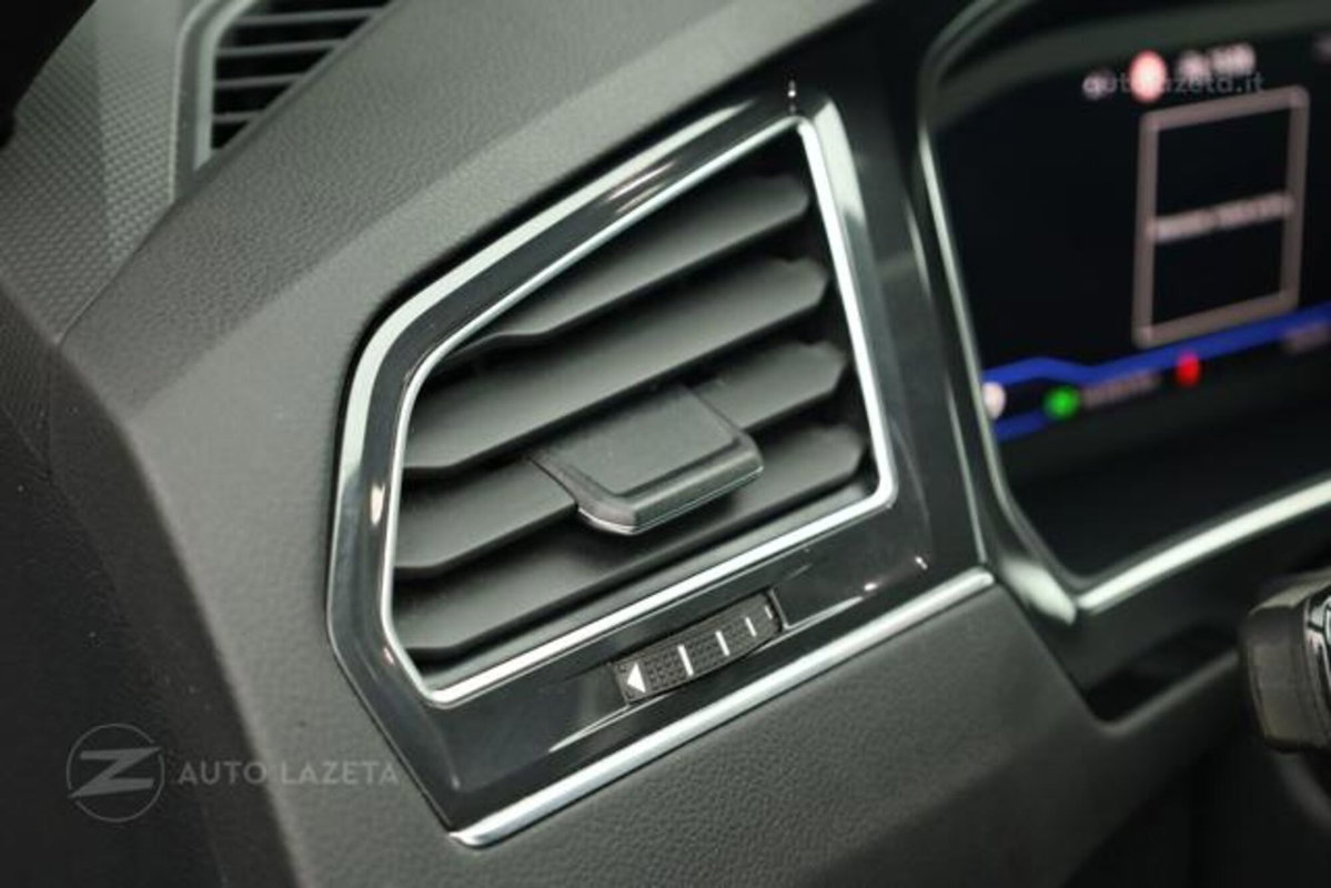 Volkswagen Tiguan 2.0 TDI 150 CV SCR DSG 4MOTION R-Line (16)