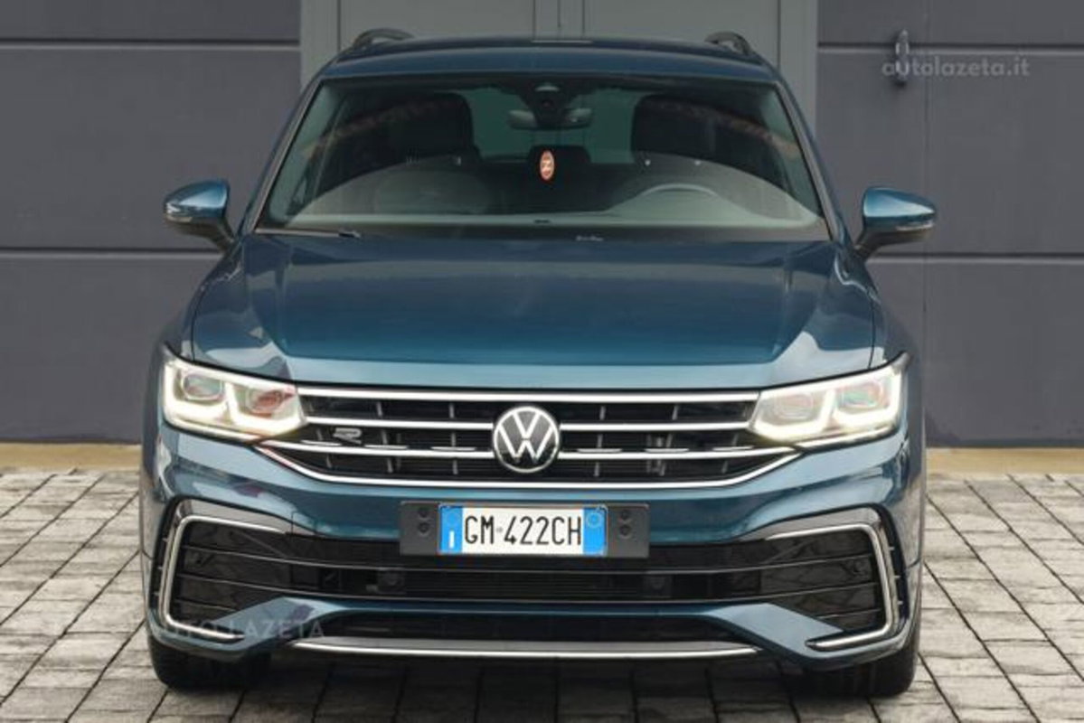Volkswagen Tiguan 2.0 TDI 150 CV SCR DSG 4MOTION R-Line (17)