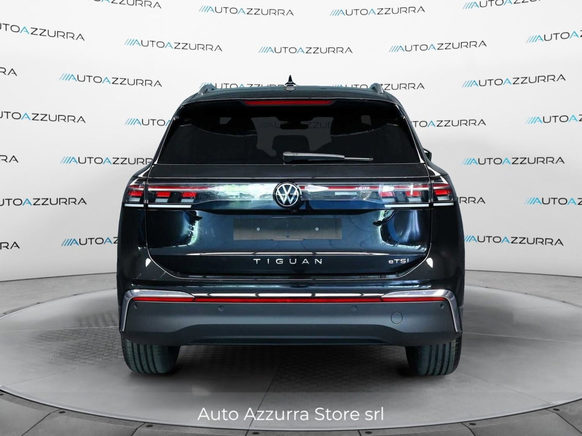 Volkswagen Tiguan 1.5 etsi Elegance 150cv dsg (17)