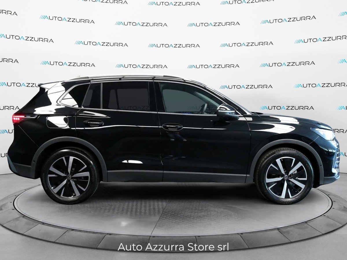 Volkswagen Tiguan 1.5 etsi Elegance 150cv dsg (19)