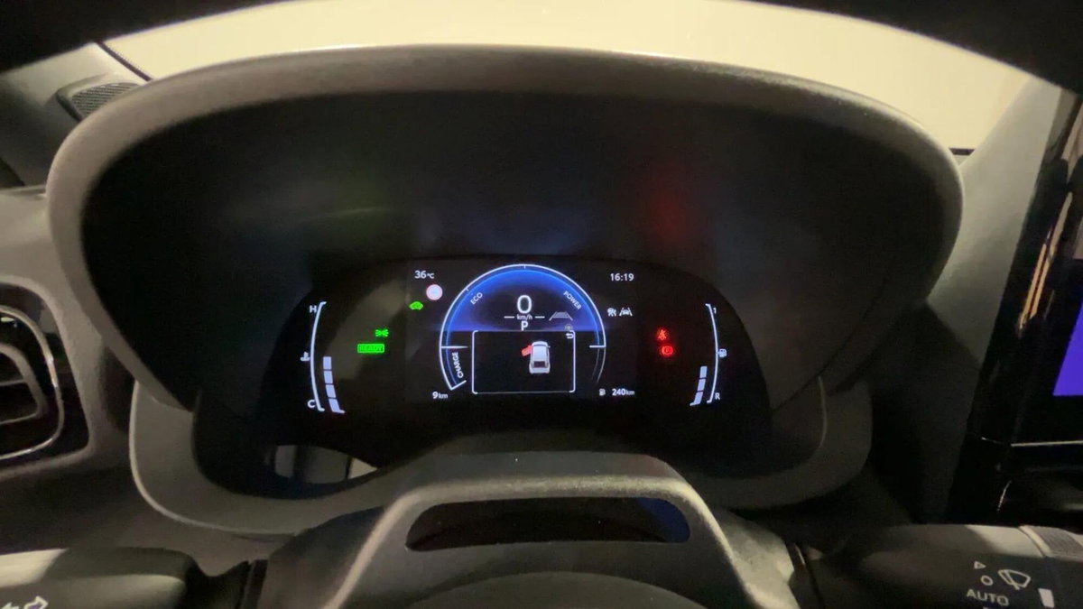 Toyota Yaris Cross Trend fwd 115cv e-cvt (10)