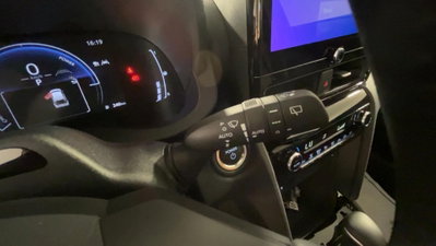 Toyota Yaris Cross Trend fwd 115cv e-cvt (17)