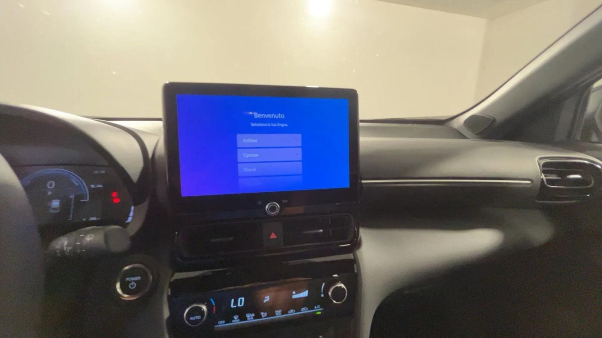 Toyota Yaris Cross Trend fwd 115cv e-cvt (8)