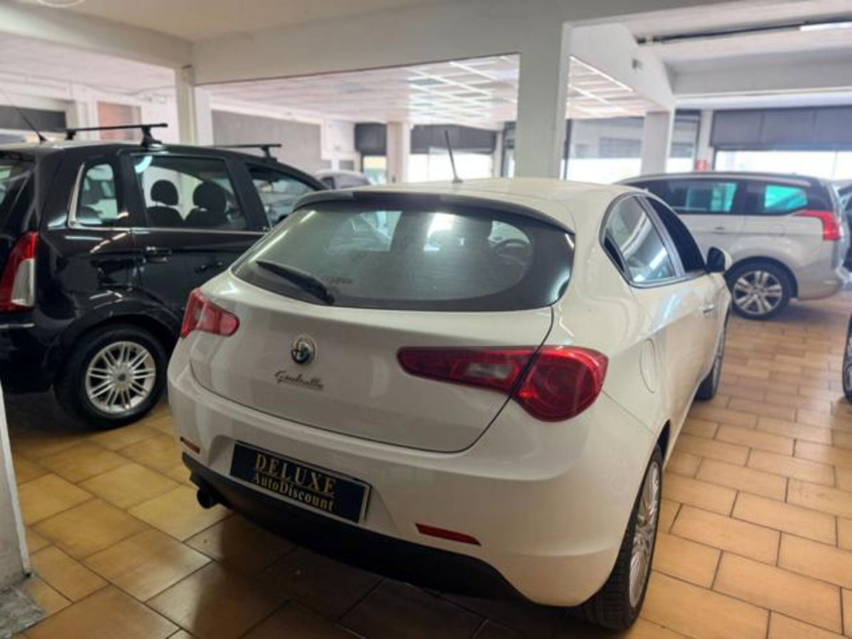 Alfa Romeo Giulietta 1.6 JTDm Giulietta 120cv (4)