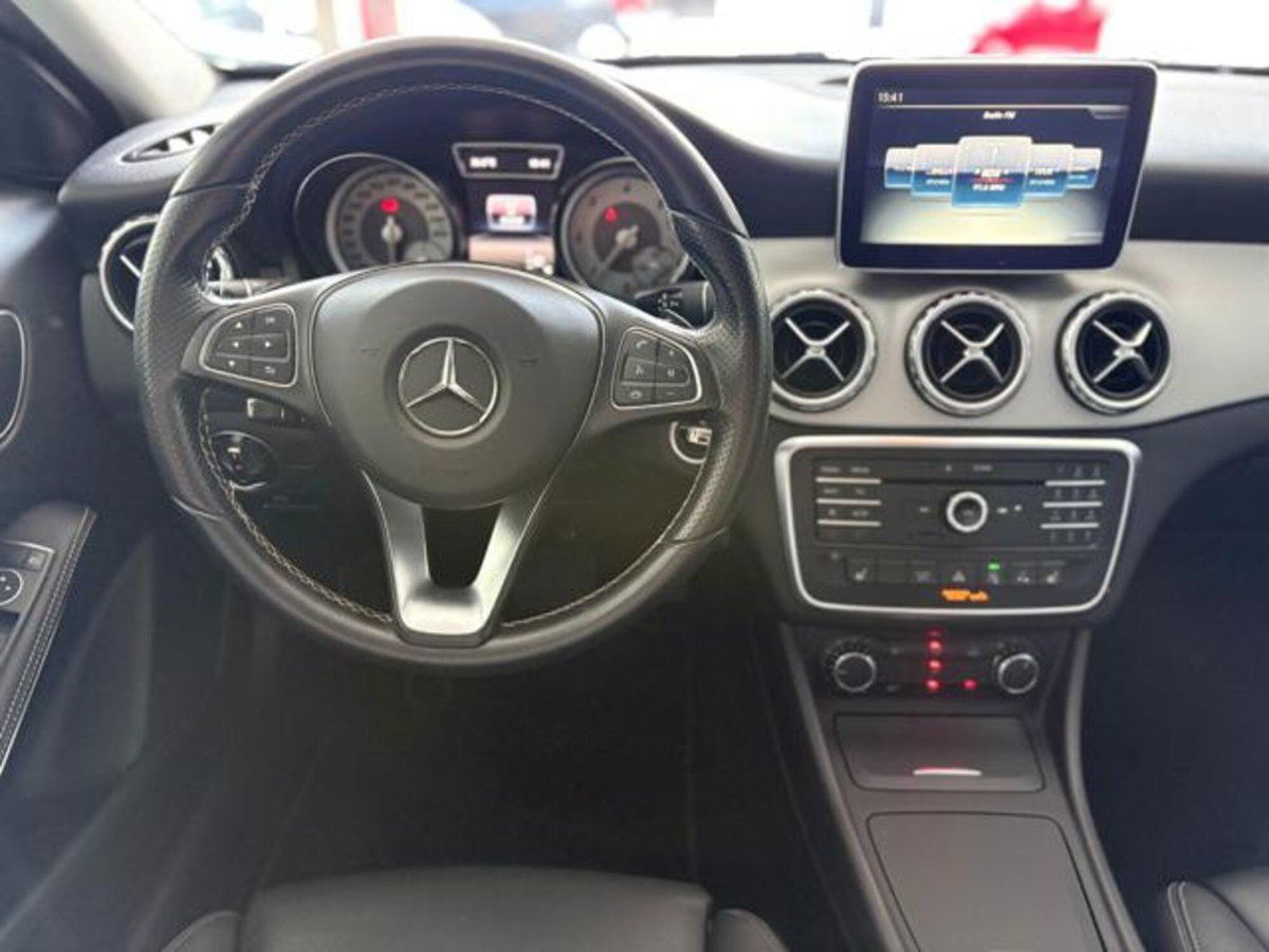 Mercedes-Benz GLA SUV 180 d Executive (13)
