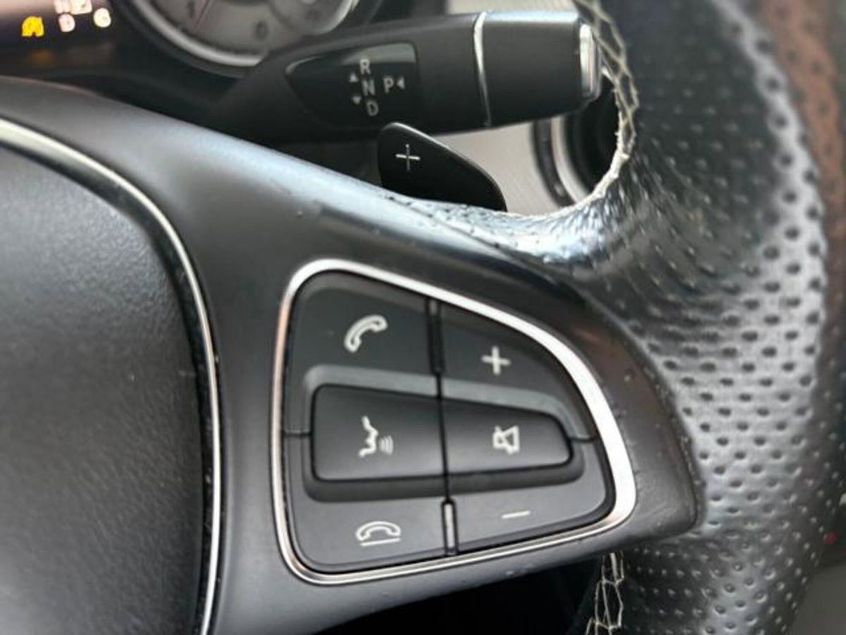 Mercedes-Benz GLA SUV 180 d Executive (17)