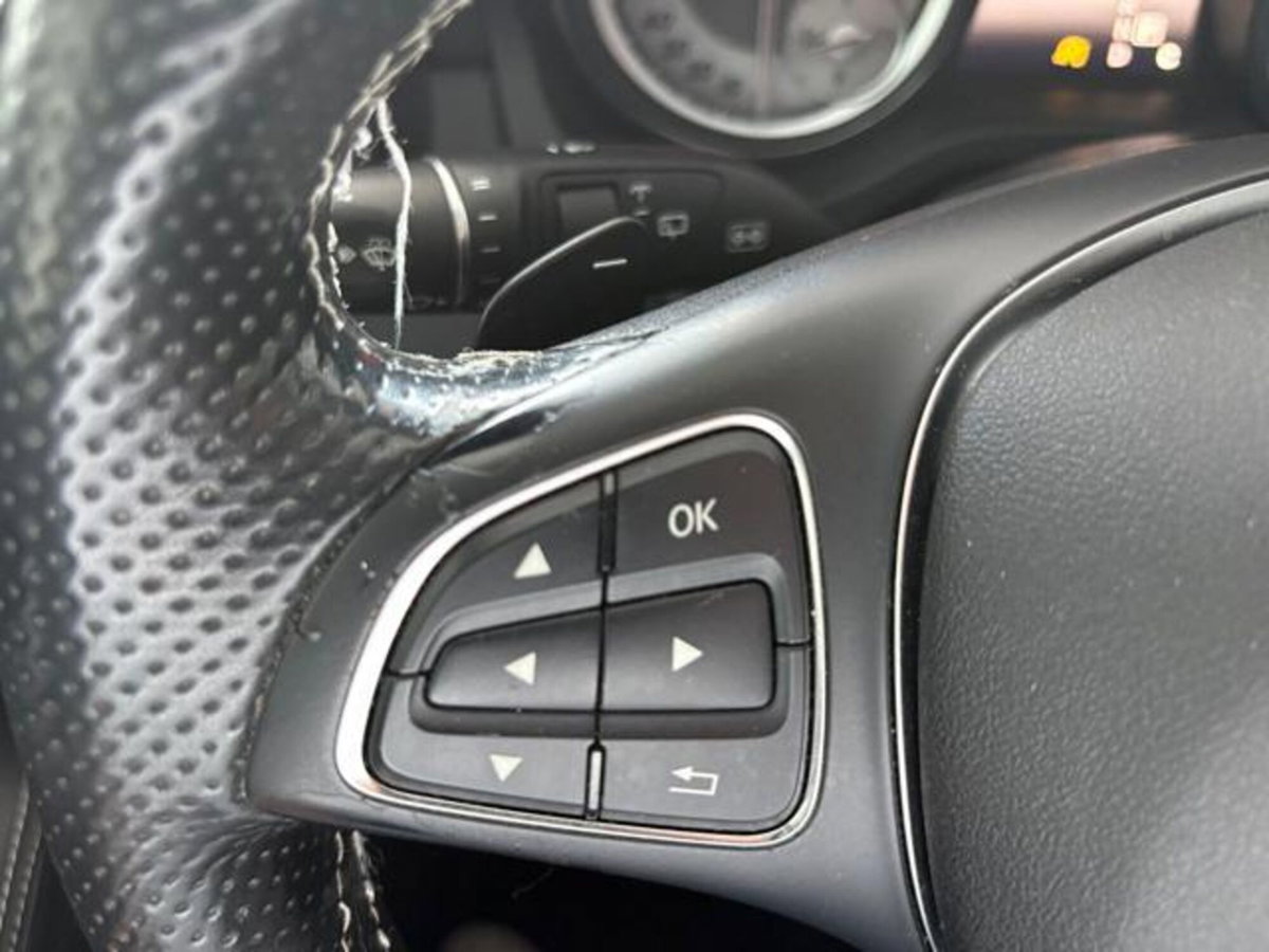 Mercedes-Benz GLA SUV 180 d Executive (18)