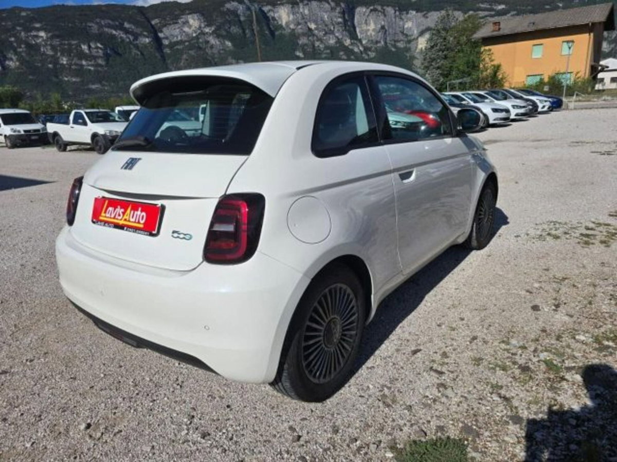 Fiat 500e Icon Berlina 42 kWh (5)
