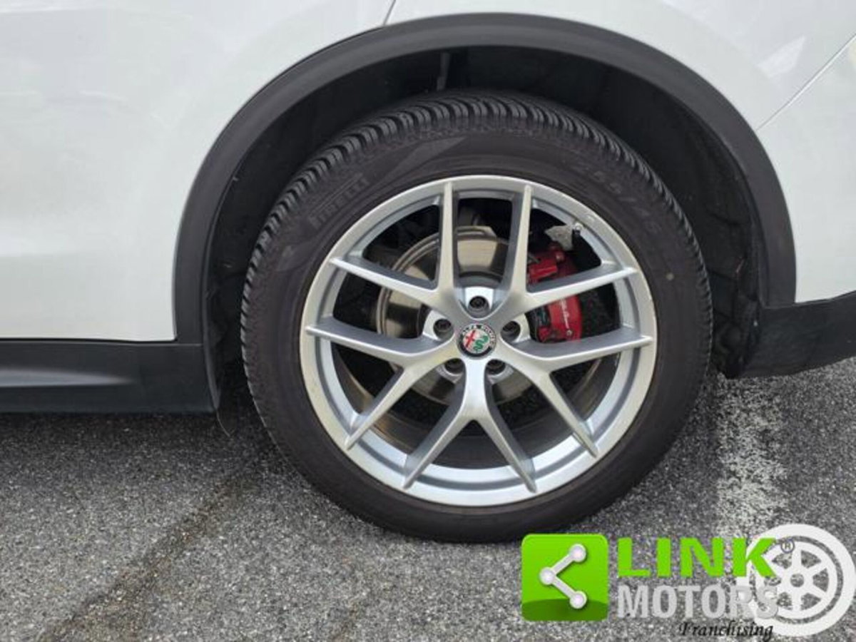 Alfa Romeo Stelvio Stelvio 2.2 Turbodiesel 210 CV AT8 Q4 Executive (17)