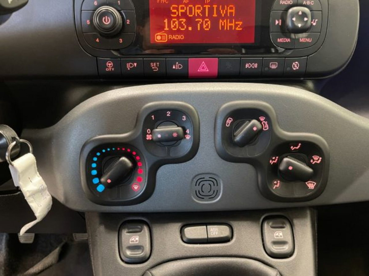 Fiat Panda Cross 1.0 firefly hybrid Cross s&s 70cv 5p.ti (9)