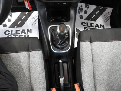 Citroen C3 PureTech 82 S&S Elle (19)