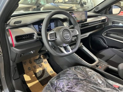 Jeep Avenger 1.2 turbo e-hybrid mhev Summit fwd 110cv edct6 (9)