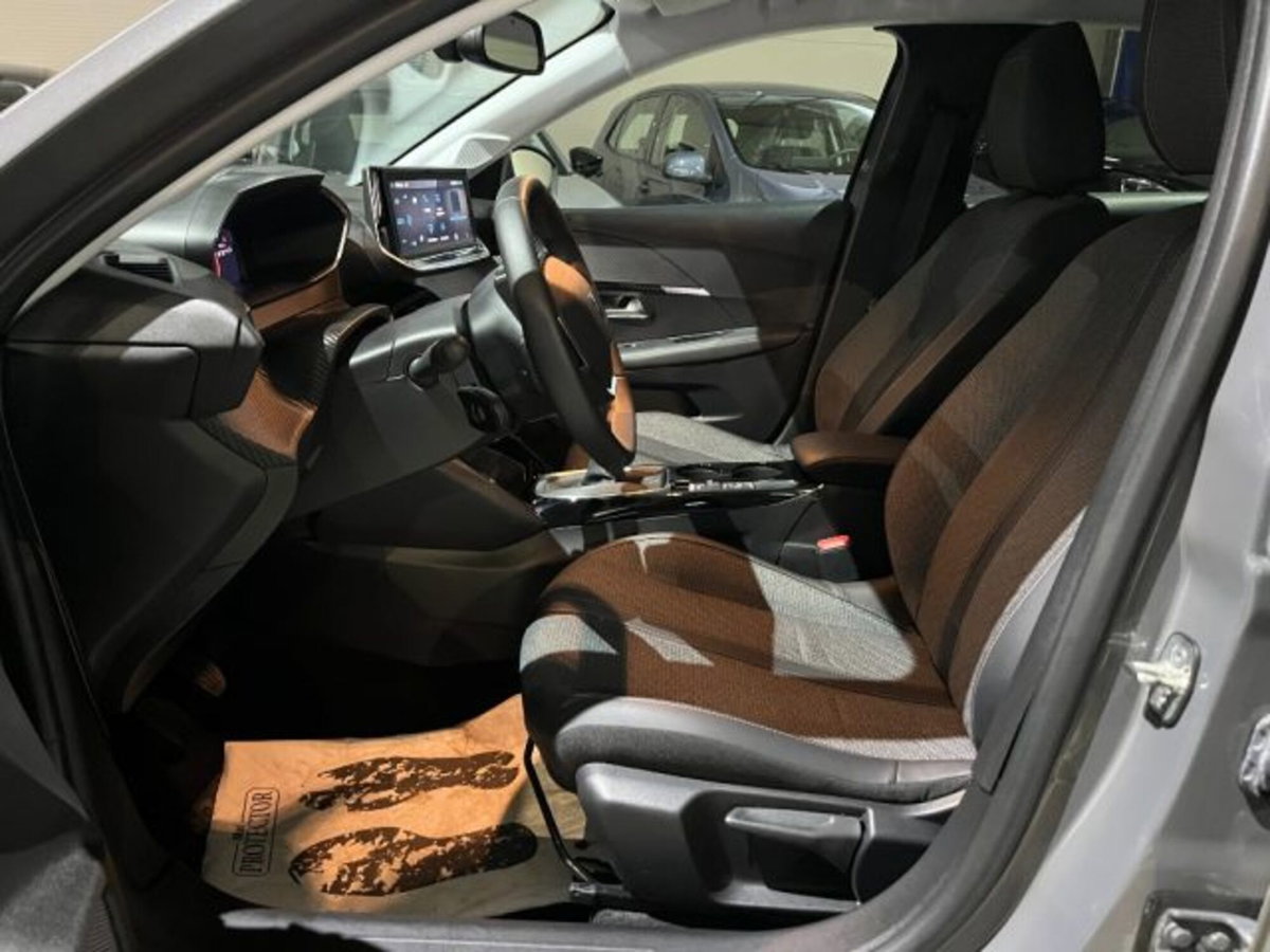 Peugeot 208 1.2 puretech Active s&s 100cv (12)