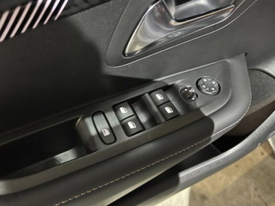 Peugeot 208 1.2 puretech Active s&s 100cv (16)