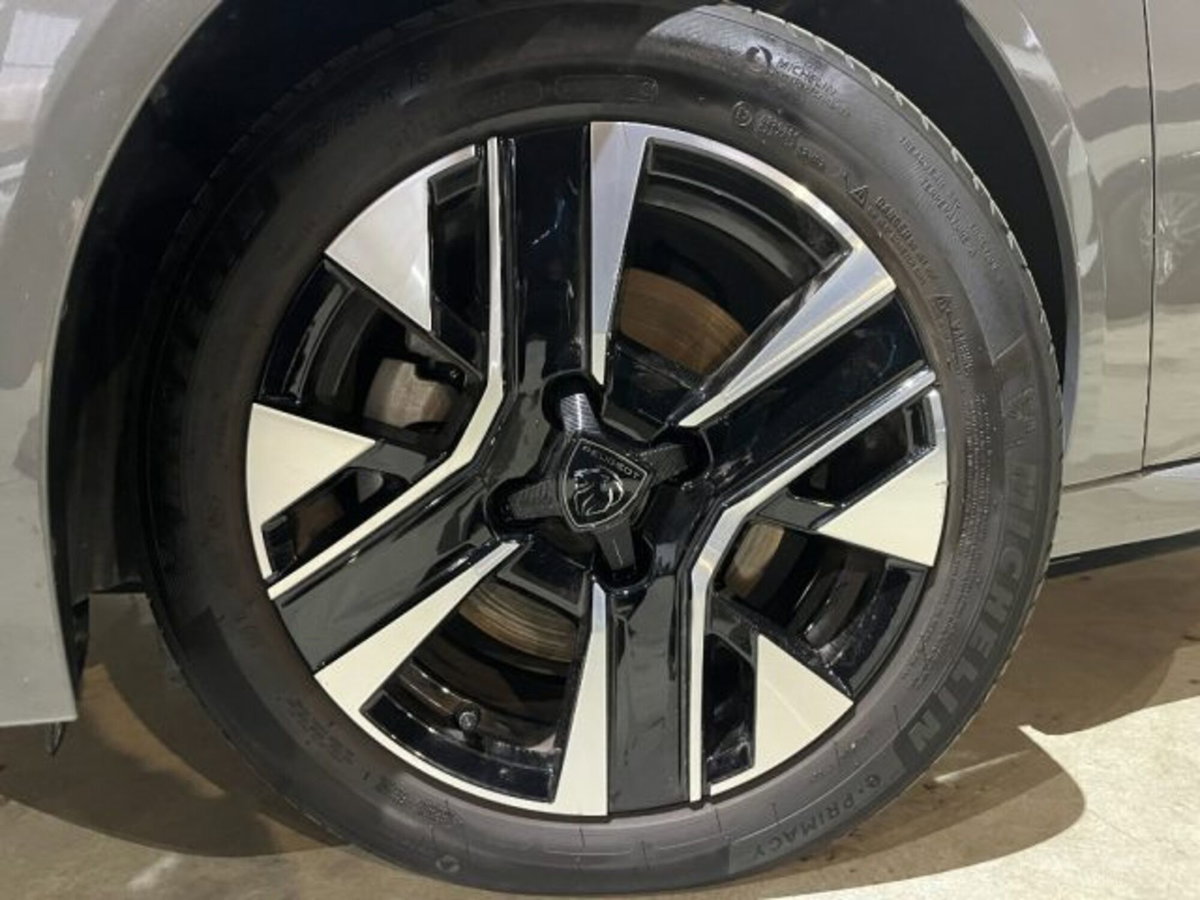 Peugeot 208 1.2 puretech Active s&s 100cv (8)