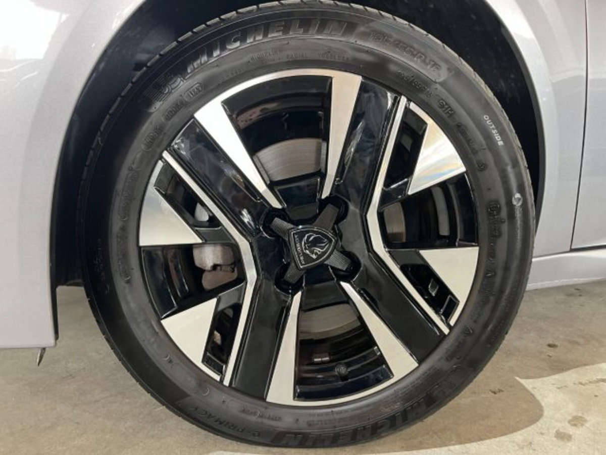 Peugeot 208 1.2 puretech Active s&s 100cv (15)