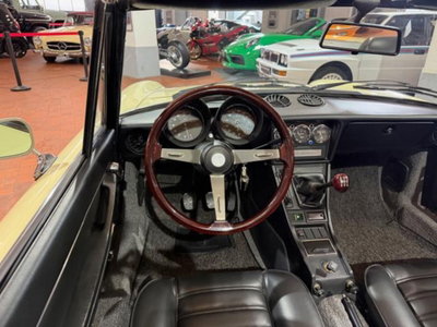 Alfa Romeo Spider 2.0 Veloce (9)