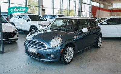 MINI Mini 1.6 16V Cooper (2)