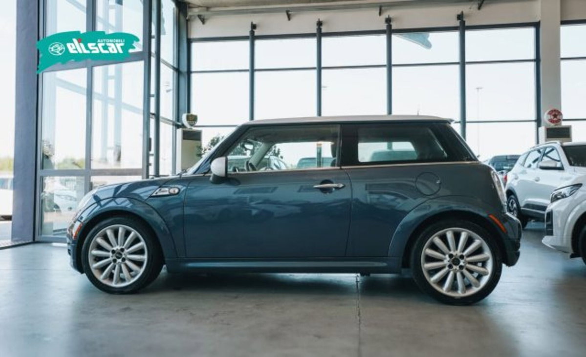 MINI Mini 1.6 16V Cooper (3)